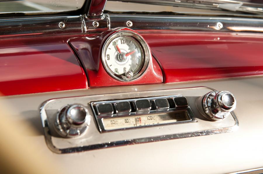  Oldsmobile Series 76 Station Wagon 1949 года  (фото 10 из 19)